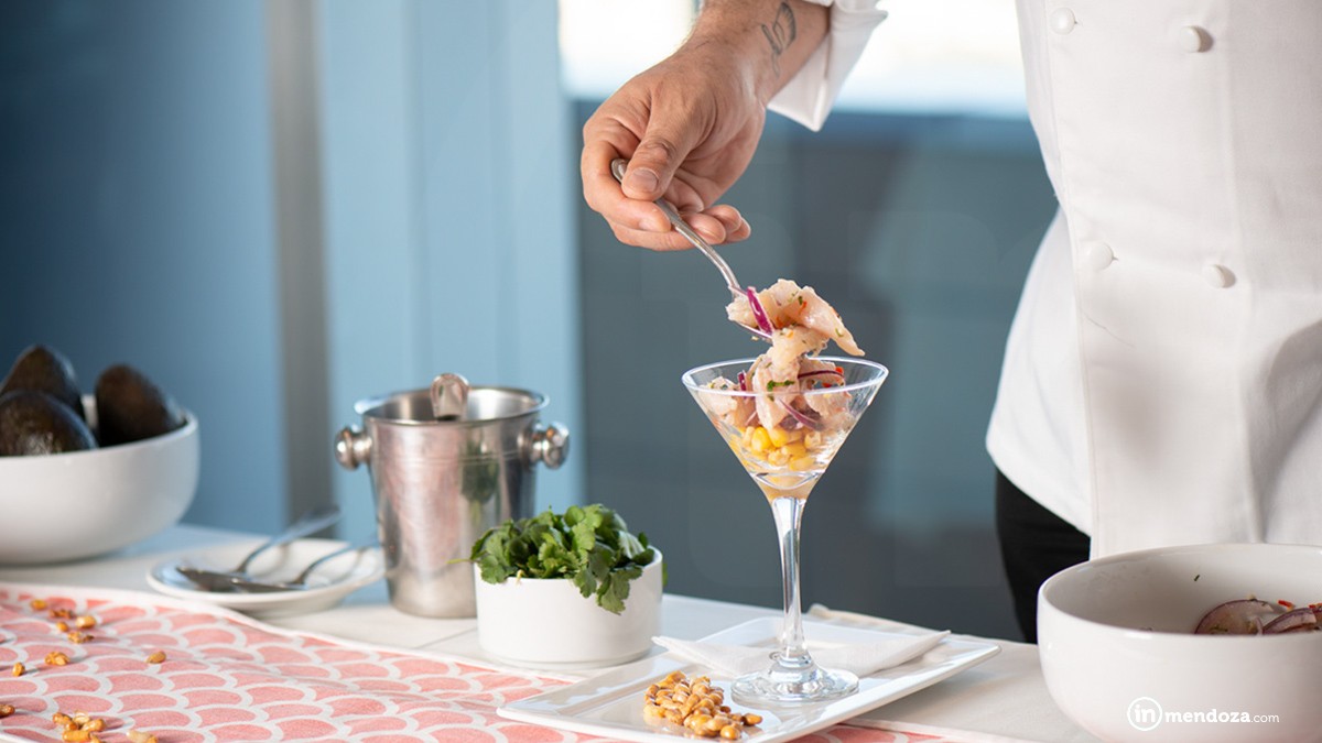 Inmendoza.com-Sheraton-comida peruana preparnado ceviche