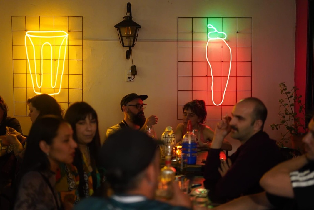 Otro kilómetro inolvidable del viaje ♥️🌶️ Capturó @efimerasimbiosis #biribiri #cantina #comidal-3
